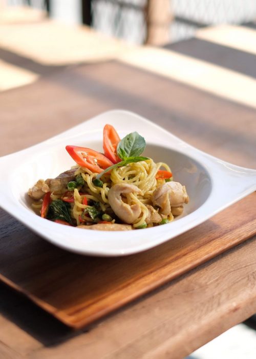 สปาเกตตี้แกงเขียวหวาน หมู,ไก่ : ทะเล